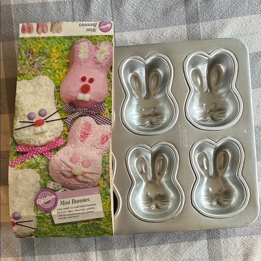Wilton Mini Bunny Cake Pan